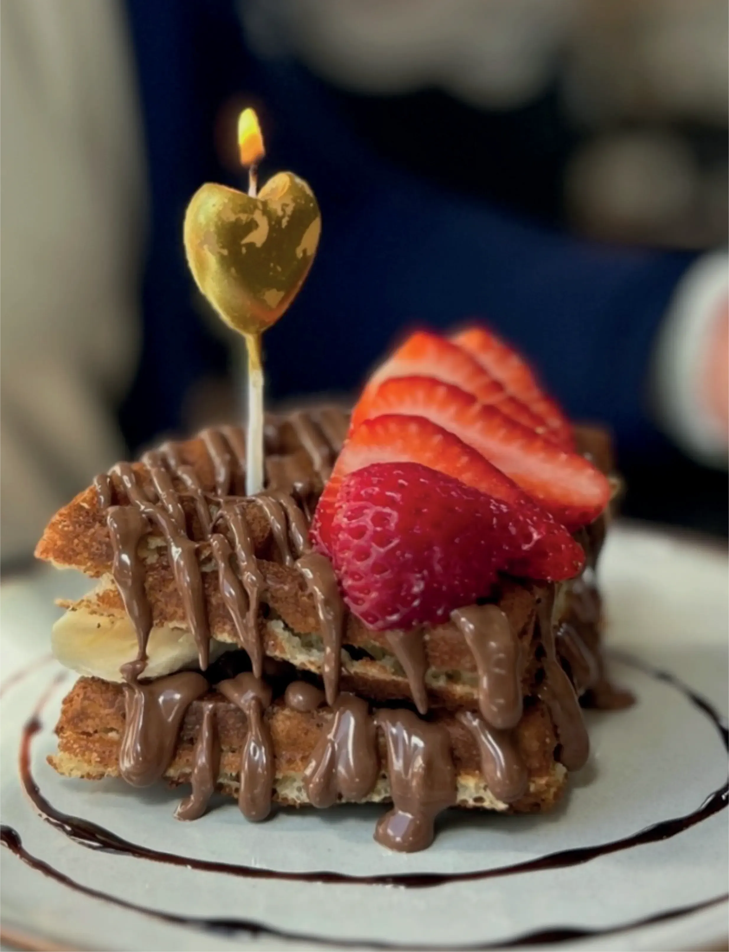 imagen de waffel con frutilla